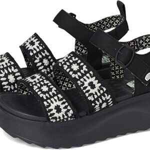 HEYDUDE Women's Delray Buckle Cottage Crochet Loafer Sandals